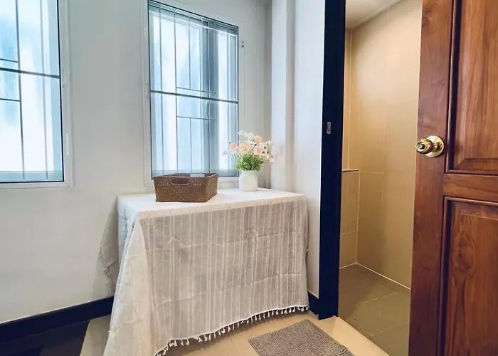 曼谷唐人街三层独栋洋楼24小时自助入住