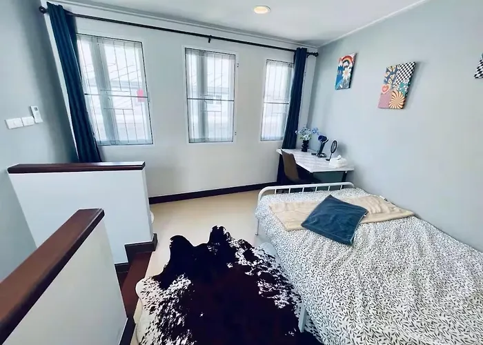 曼谷唐人街三层独栋洋楼24小时自助入住 Apartment *